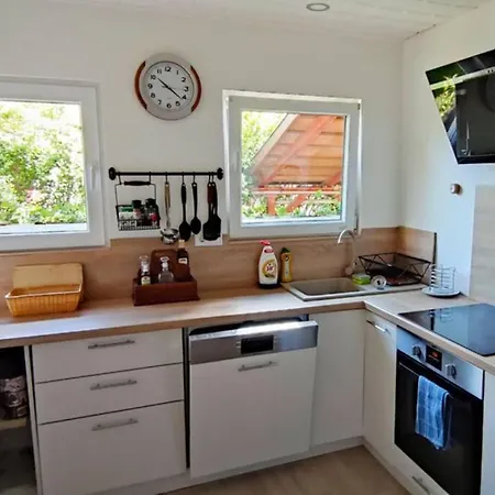Feriehus Majus Apartman - Nyaralo A Balatonnal